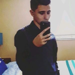 Meet your Posher, Devin